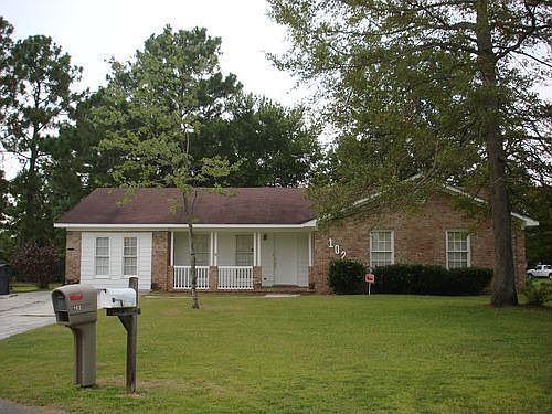 Beautiful 3 Bedroom 2 Bath + Den Brick Home