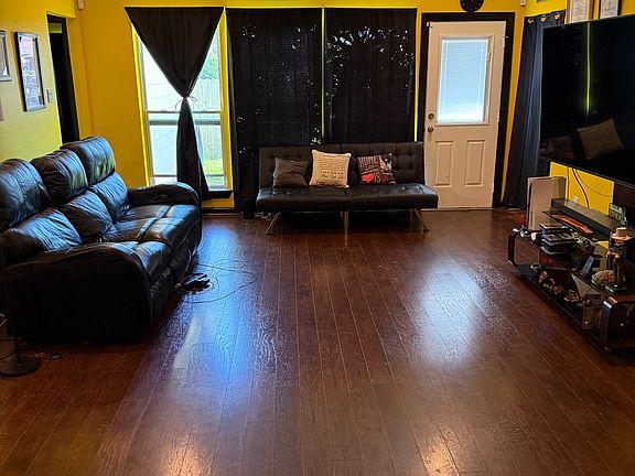 5th image of 4212 Knoxville St
