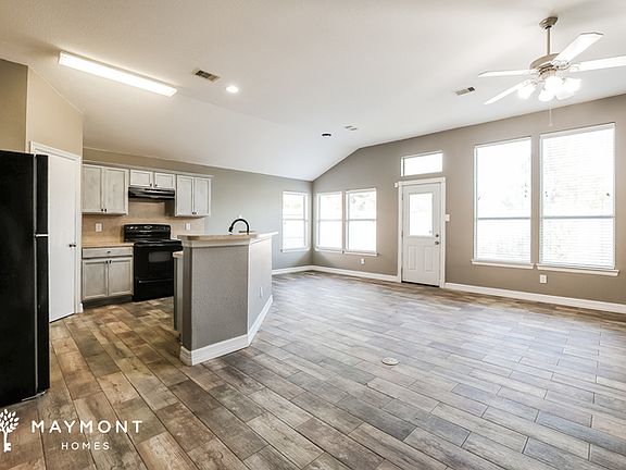 4th image of 1092 Cypress Ln