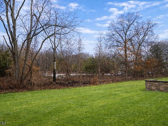 4th image of 47 Schindler Ct
