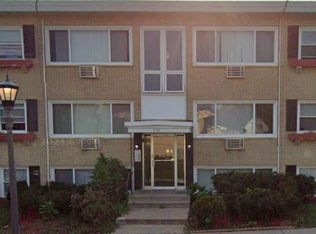470 English St APT 2, Saint Paul, MN 55106