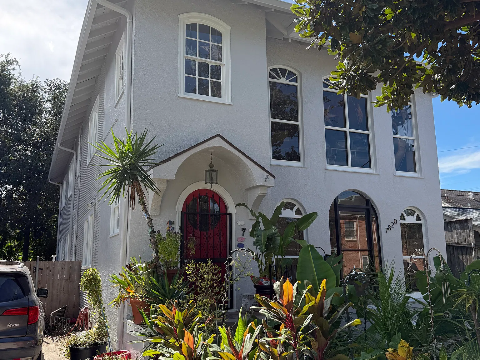 3 bed, 1370 sqft, $1,900 — Photo 1