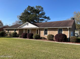 3908 N Hills Dr, Ayden, NC 28513