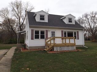 1713 Woodburn Ave, Sterling, IL 61081
