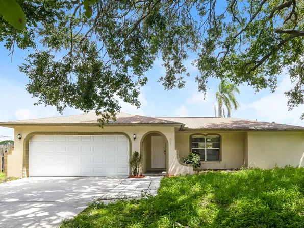 631 Fernandina St NW, Palm Bay, FL 32907