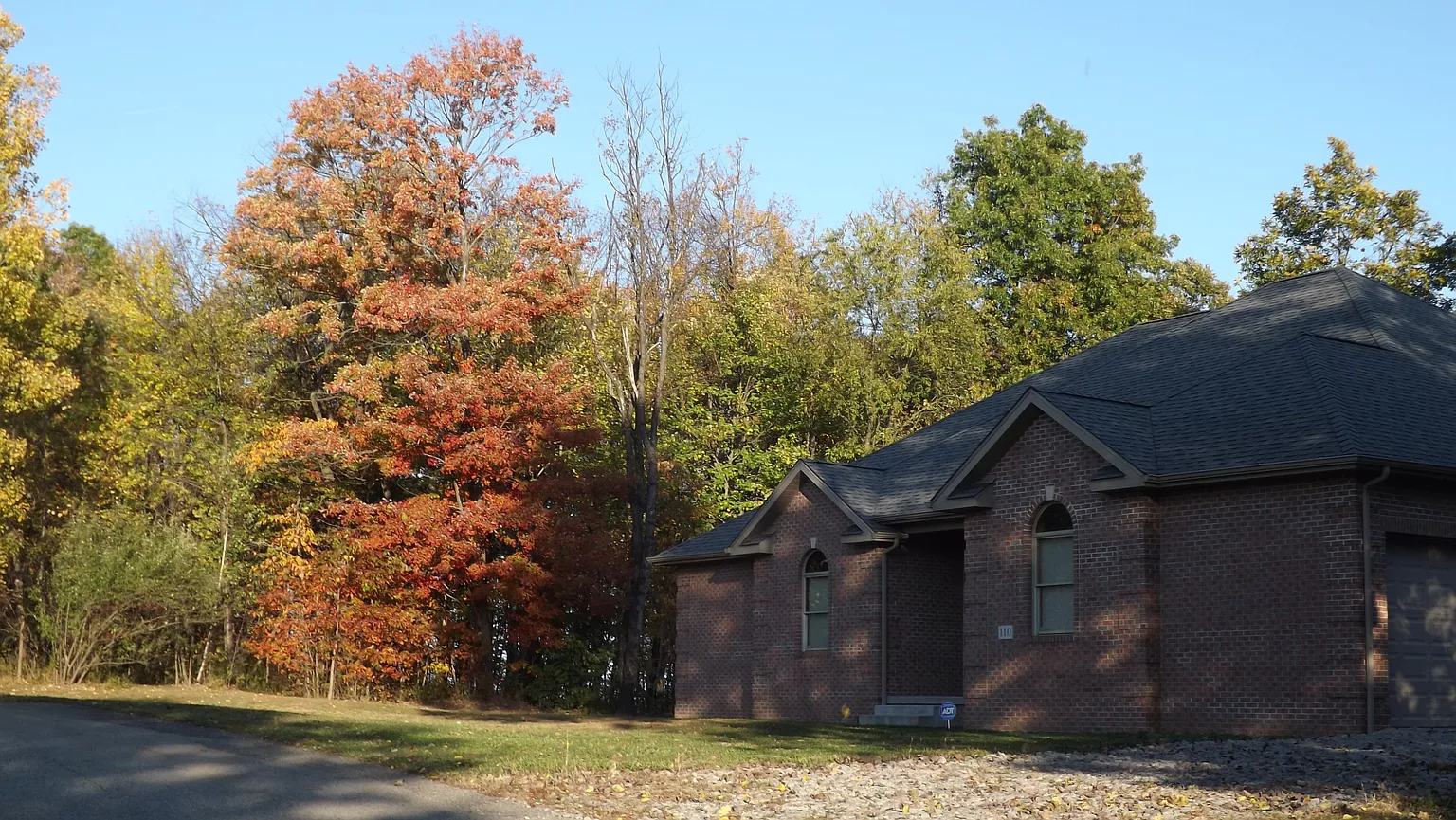 110 Pennington Dr photo 1