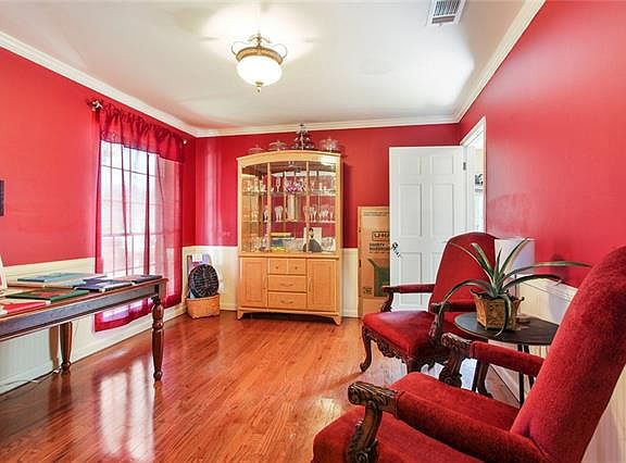 5th image of 2531 Chelsea Dr