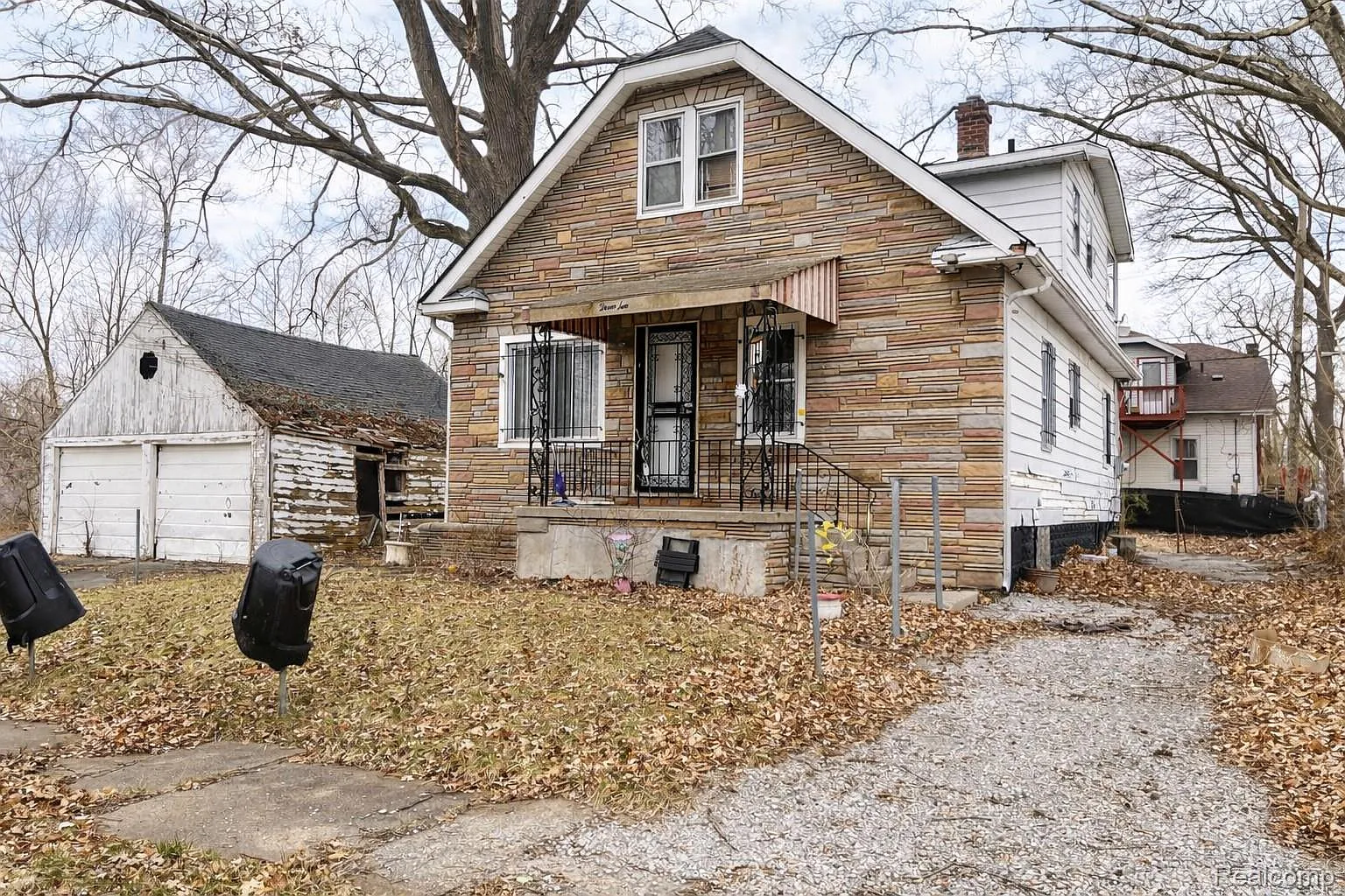310 White St photo 1