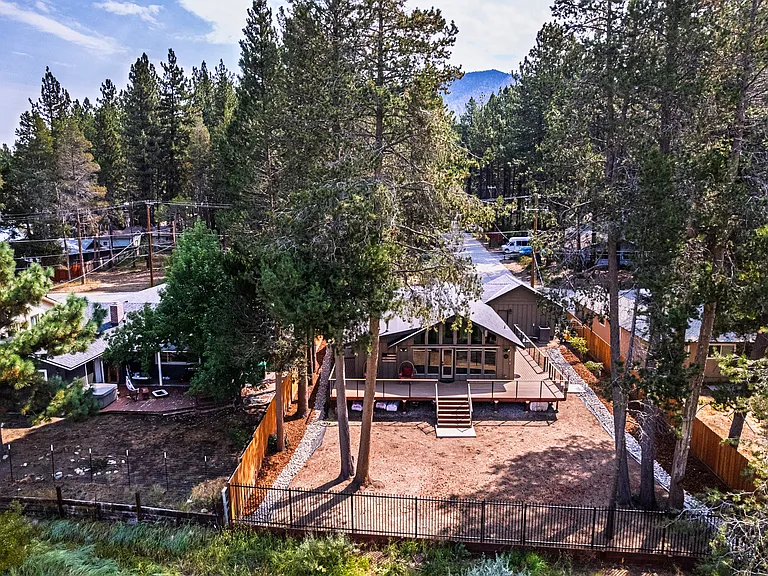 1090 Fairway Ave — Photo 37