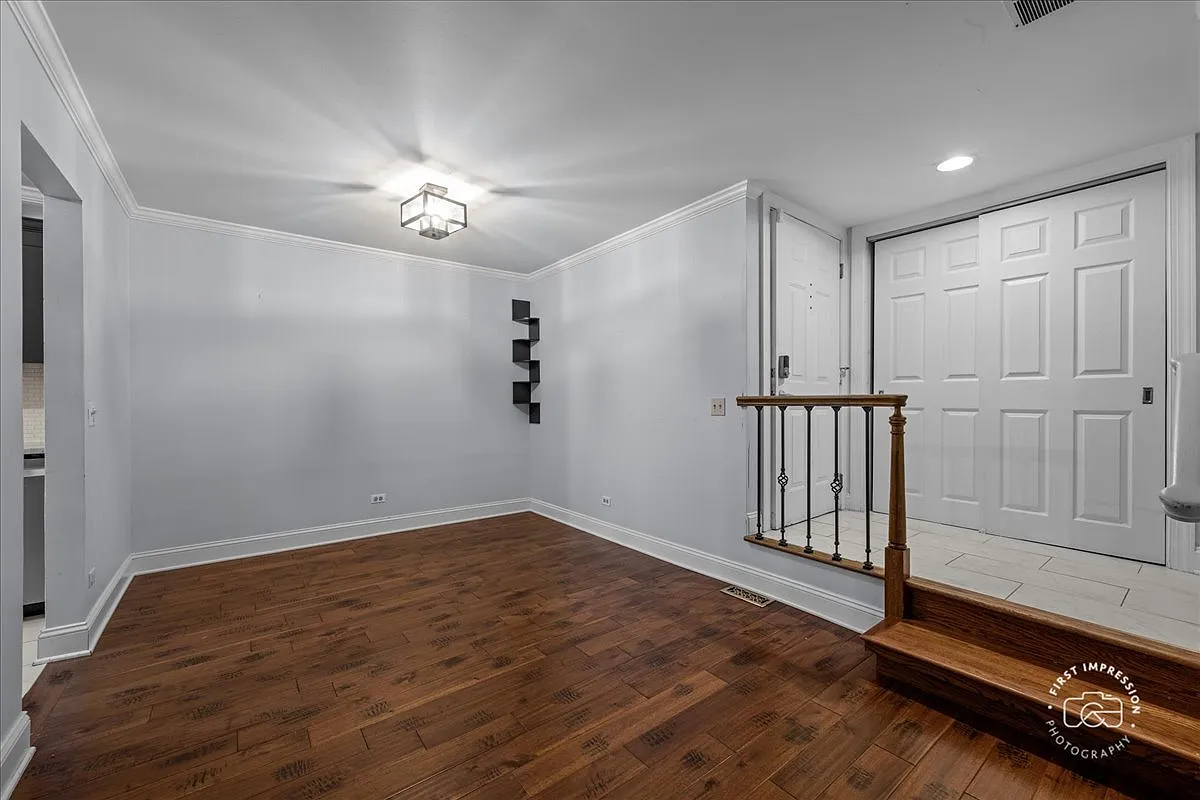 3 bed, 1280 sqft, $2,600 — Photo 4
