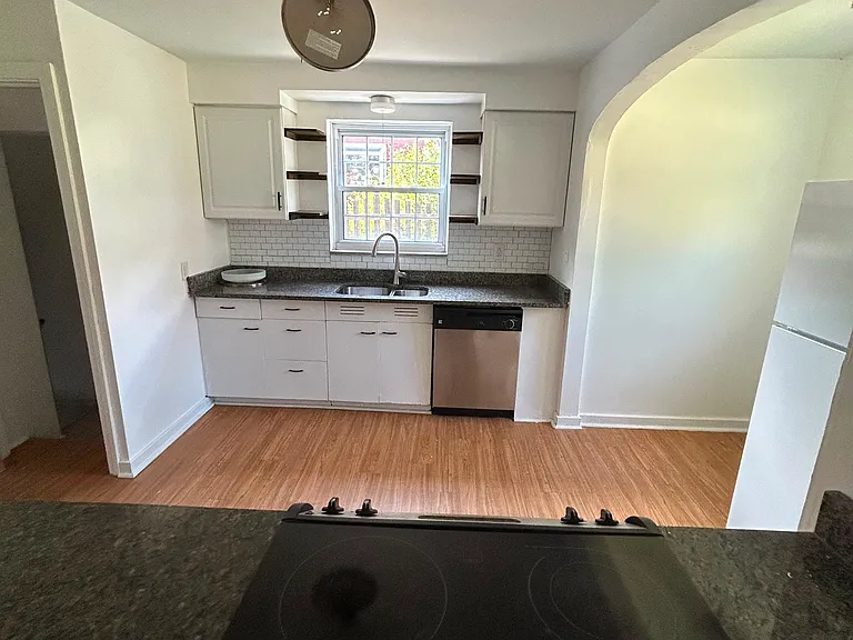 565 Kelso Rd — Photo 8