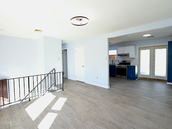 2nd image of 900 Hunter Blvd
