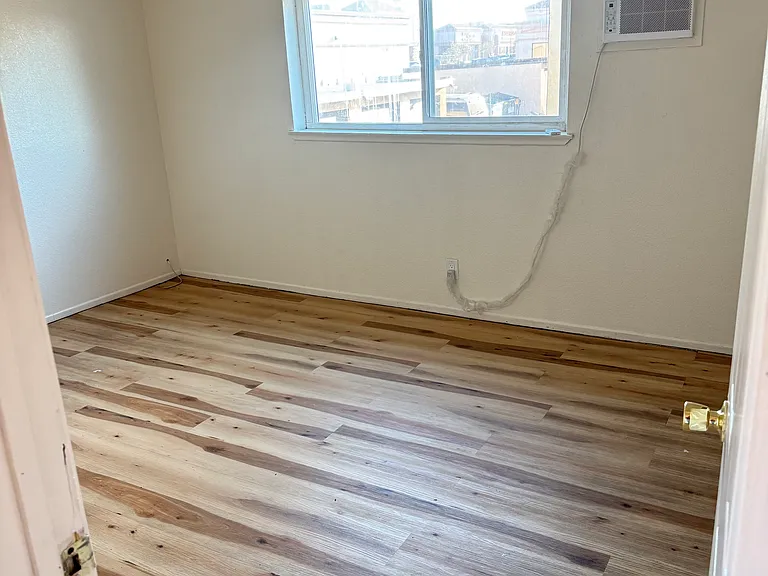 624 E Virginia Way #D — Photo 10