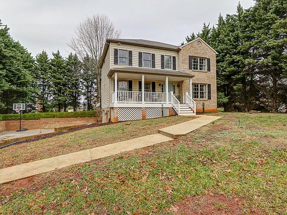3rd image of 1654 Meadow Down Dr