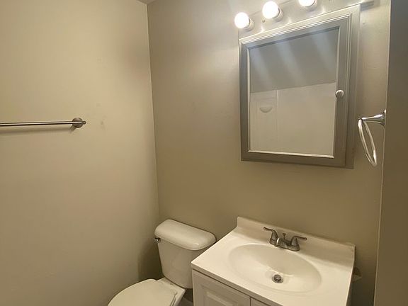 5th image of 900 Elder Ln APT 6