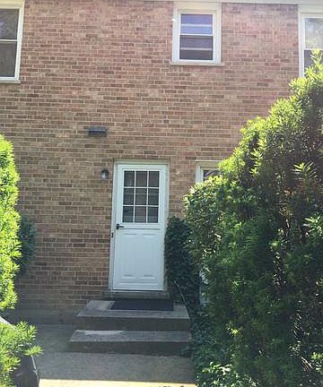 2nd image of 1923 Dewes St