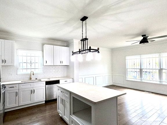 2nd image of 987 Ashby Cir NW