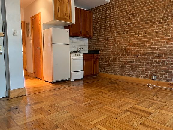 5th image of 786 Park Pl #9
