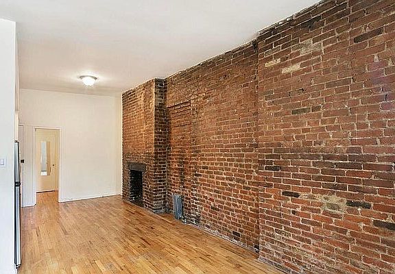 4th image of 145 Sullivan St APT 4A