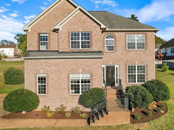 102 Polk Ct, Hendersonville, TN 37075