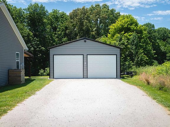 3rd image of 971 Hadley Loop Rd