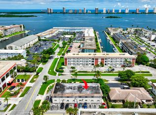 243 Castlewood Dr APT 7, North Palm Beach, FL 33408