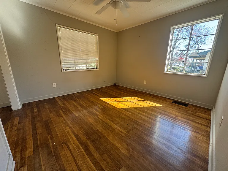 105 Lakeview Dr — Photo 22