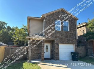 102 Robbins St #C, Cleburne, TX 76031