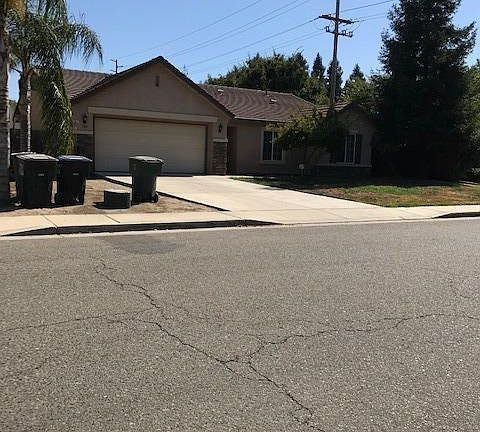 4th image of 3709 E Hillcrest Ave