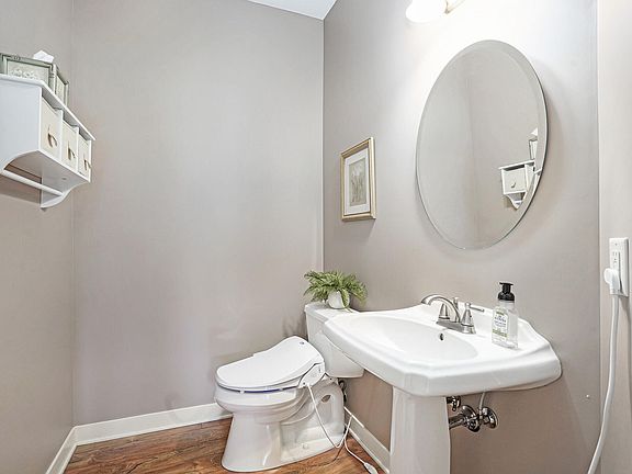 3rd image of 4946 Chatsworth Creek Dr