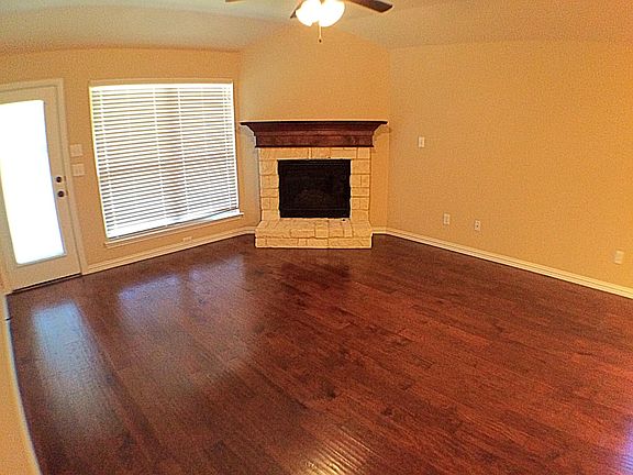 4th image of 2616 Costa Mesa Dr