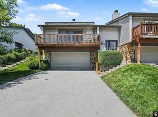 9374 Parker St, Omaha, NE 68114