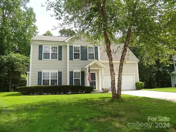 8706 Firestreak Dr, Charlotte, NC 28216