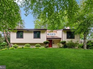 102 Waterview Cir, Havertown, PA 19083