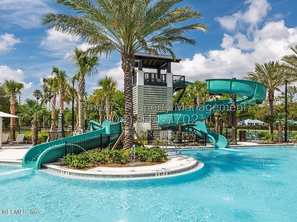 336 Redwood Ln
