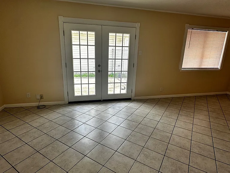 3003 Avenue O — Photo 9