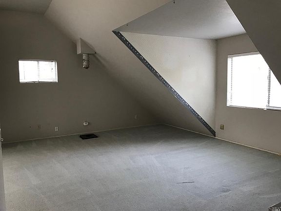 5th image of 2068 Mora Avenue