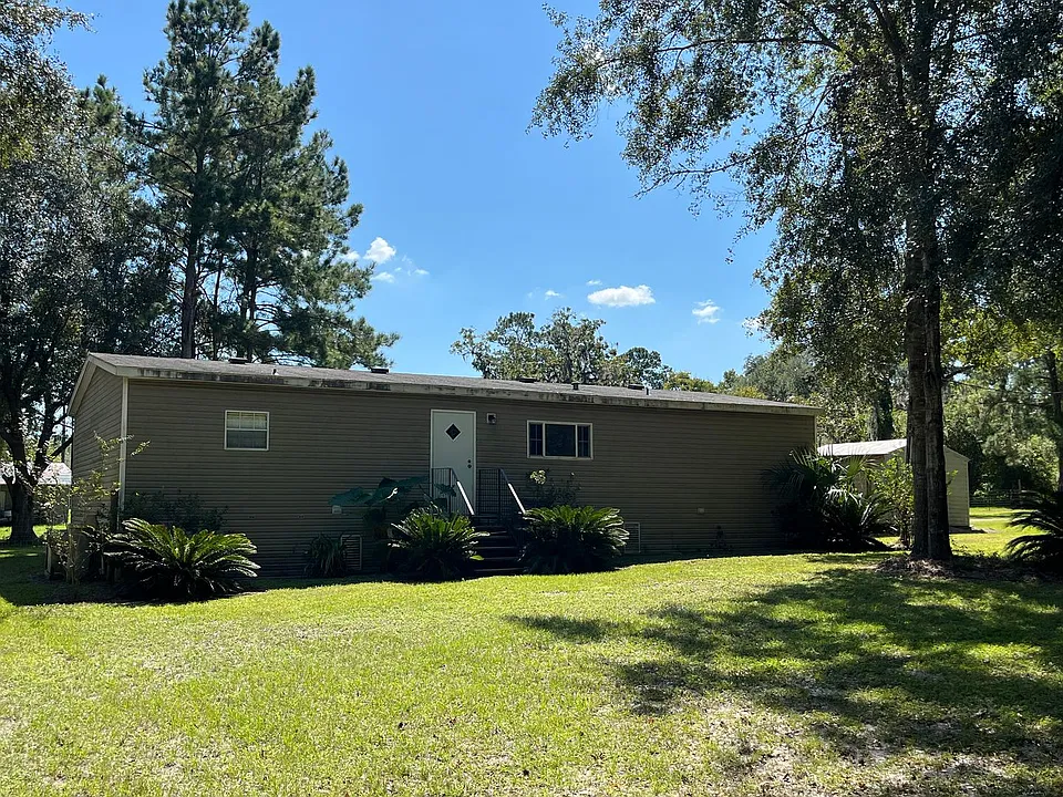 15695 77th Dr