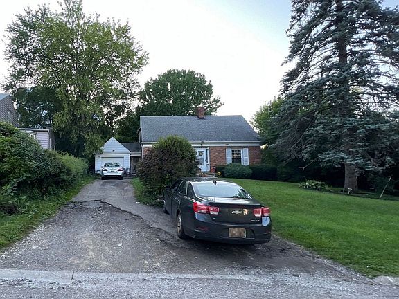 3rd image of 3741 Brentwood Dr