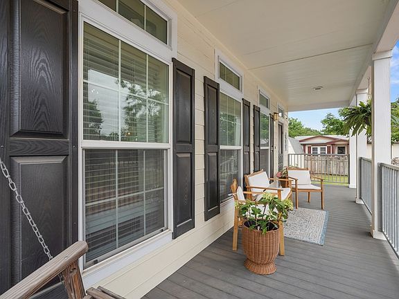 4th image of 514 Bluebonnet St