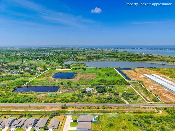 420 Milton Harrel Ln, Rockport, TX 78382