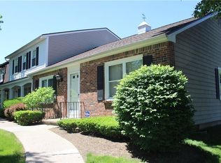 134 New Wickham Dr, Penfield, NY 14526