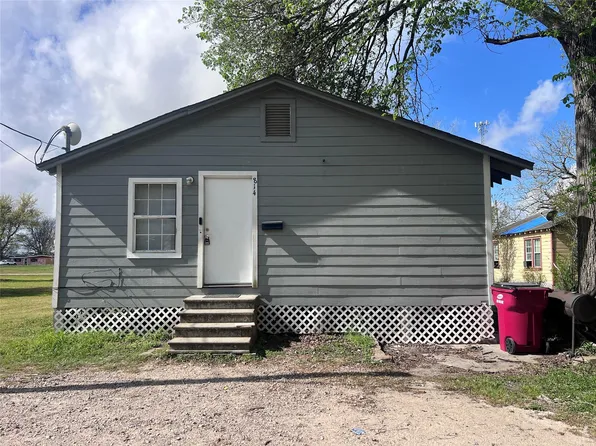 814 Sun St, Boling, TX 77420