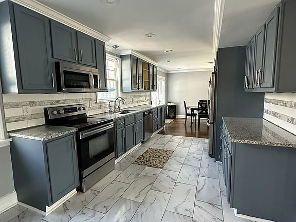 5th image of 460 Owendale Dr