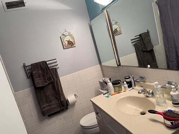 4th image of 4250 N Marine Dr APT 2907