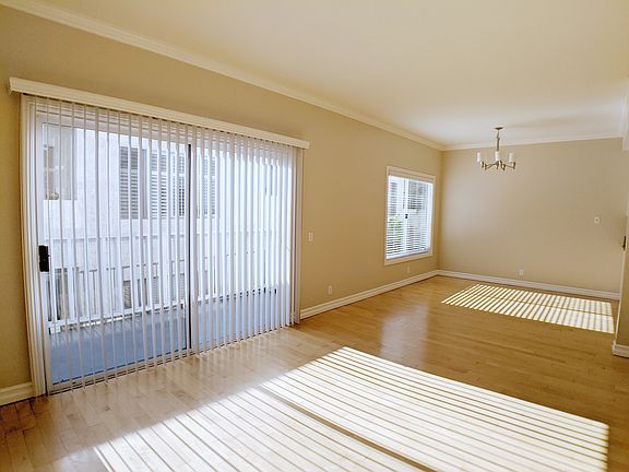 4th image of 1315 S Carmelina Ave APT 104