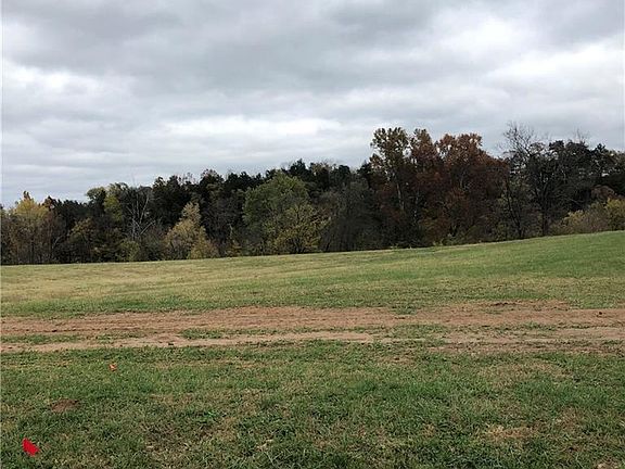 4th image of Stone River Ln