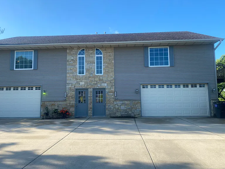 2425 Julianne St — Photo 16