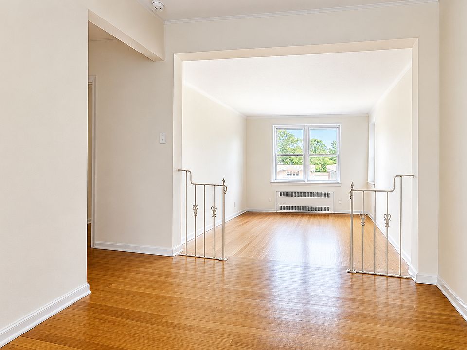 1st image of 920 E 17th St APT 406