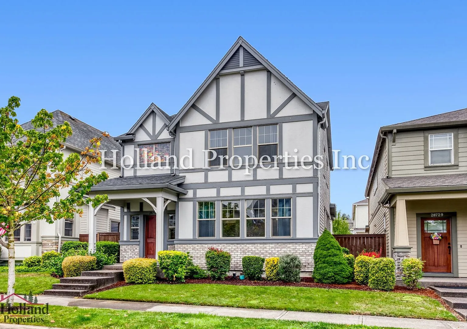 Inviting 4BR Wilsonville Home with Private Yard & Community Pool — Photo 1